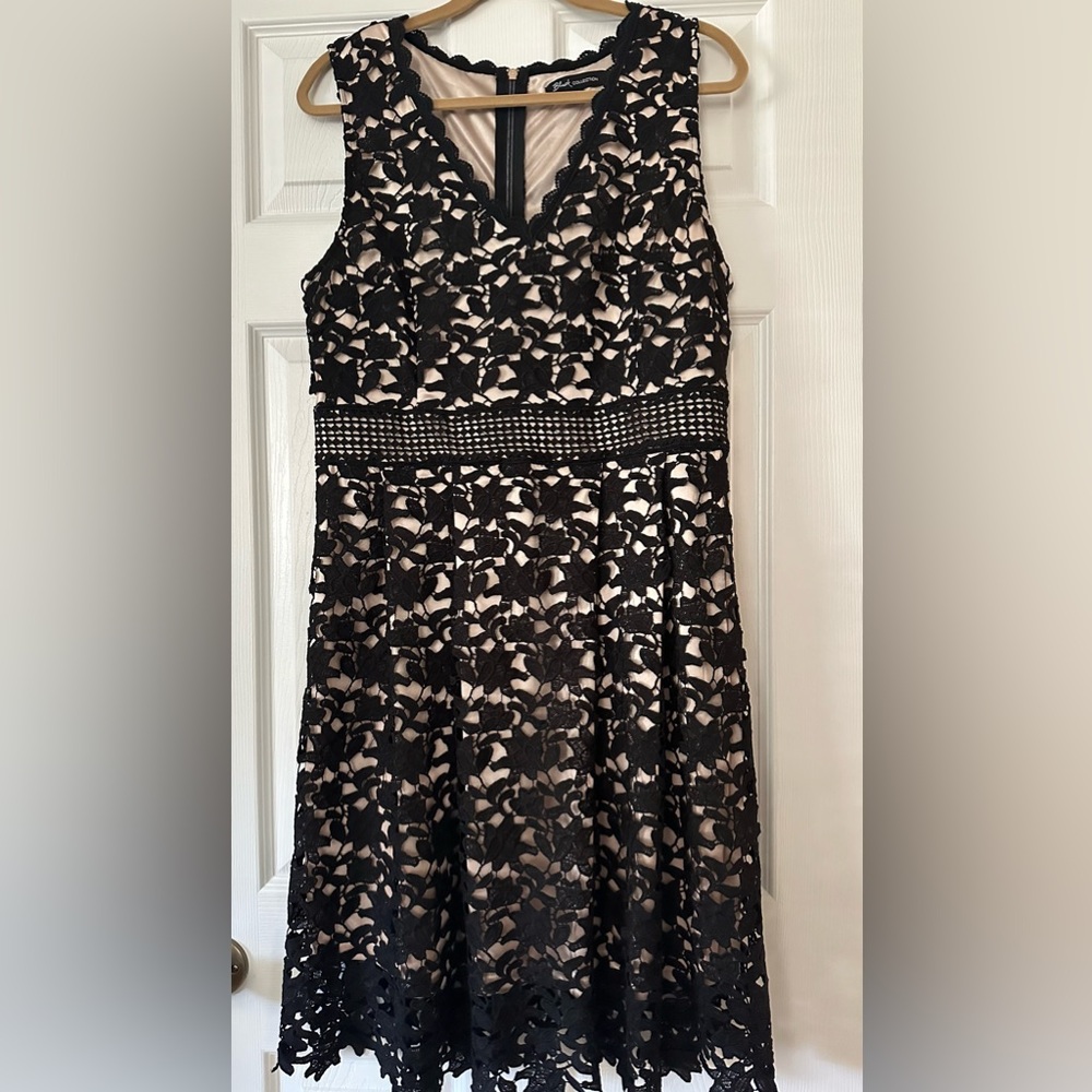 Black Collection all over lace dress women’s  midi dress